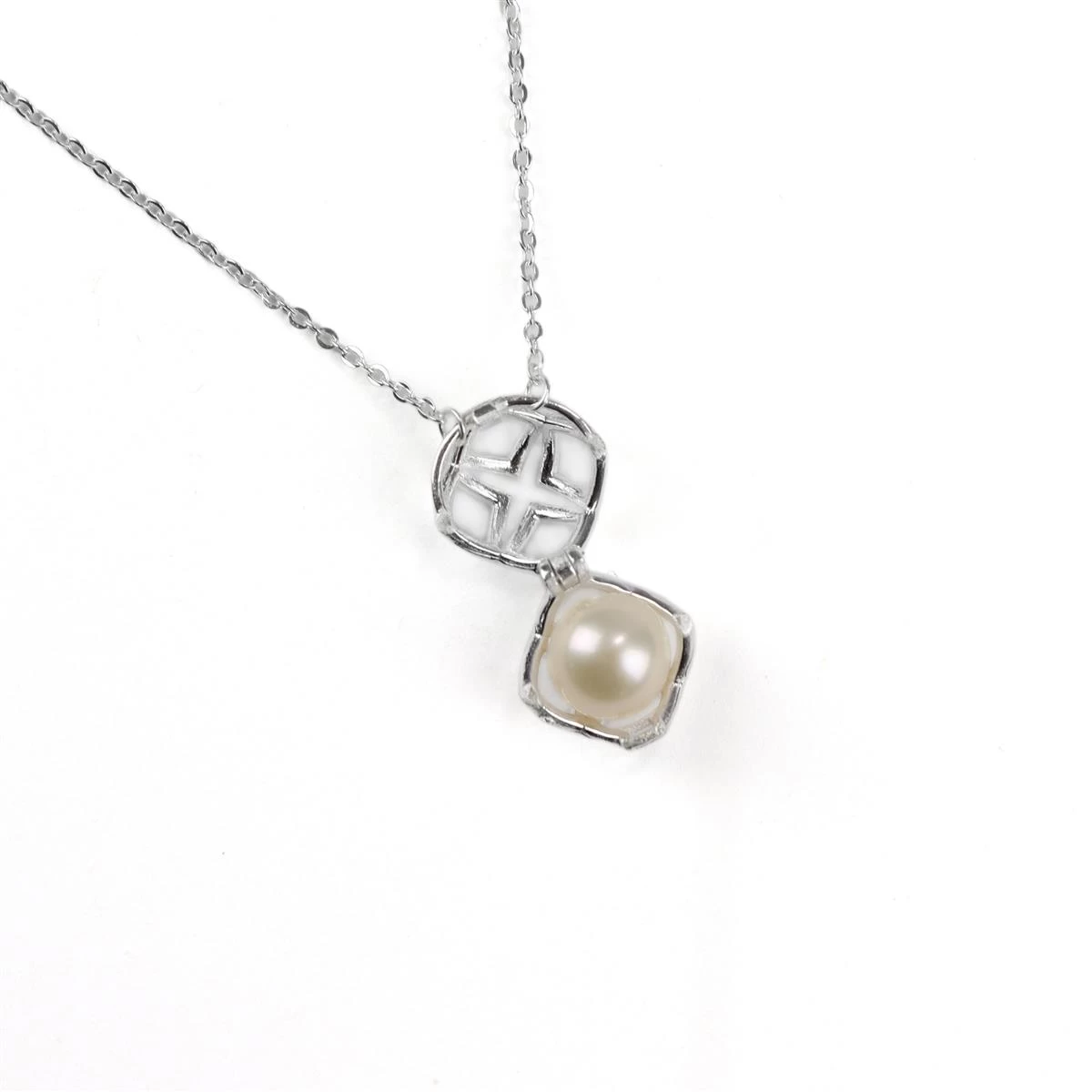 925 Sterling Silver Floral Caged Freshwater Pearl Necklace (18 Inch Chain & Extender) 5 925 Sterling Silver Floral Caged Freshwater Pearl Necklace (18 Inch Chain & Extender) - Image 3