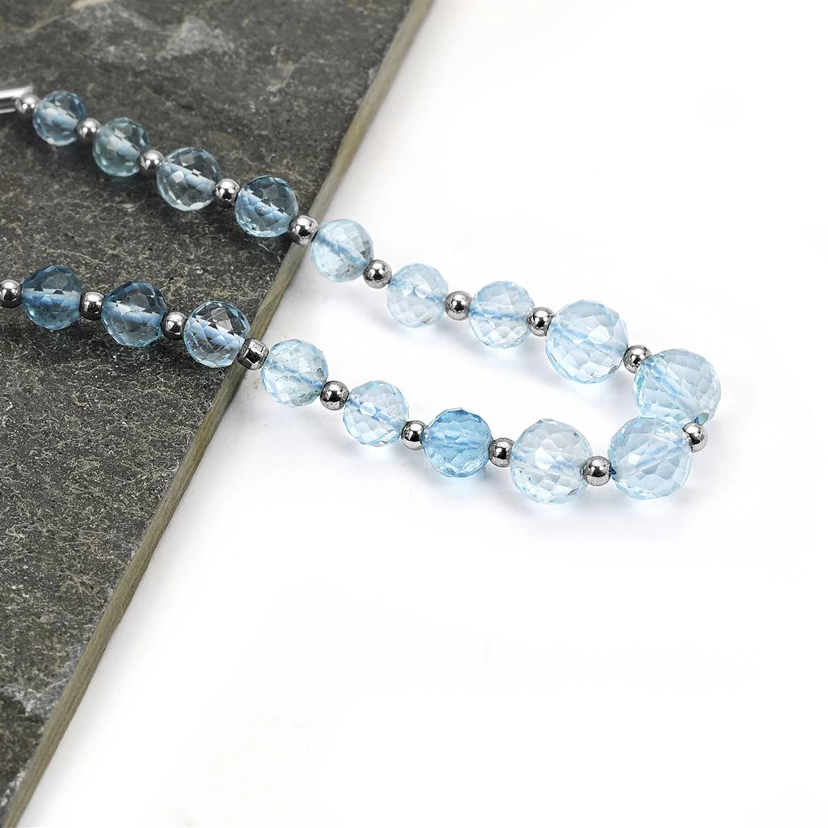 20cts Sky Blue Topaz Faceted Round Approx 4 To 6.5mm 14cm Strands With Hematite Beads Spacers 5 20cts Sky Blue Topaz Faceted Round Approx 4 To 6.5mm 14cm Strands With Hematite Beads Spacers - Image 3